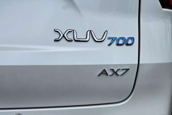 2023 Mahindra XUV700 AX7