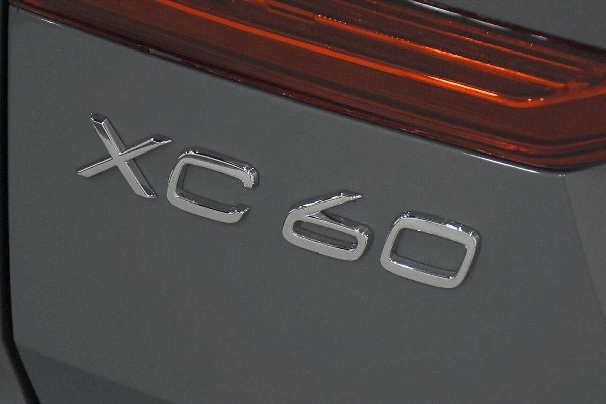 2022 Volvo XC60 Plus B5
