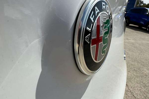 2023 Alfa Romeo Stelvio Ti Series 4