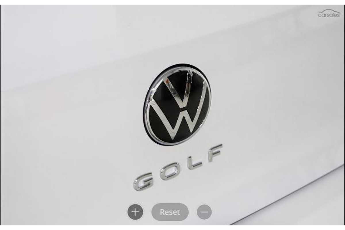 2023 Volkswagen Golf 110TSI R-Line 8