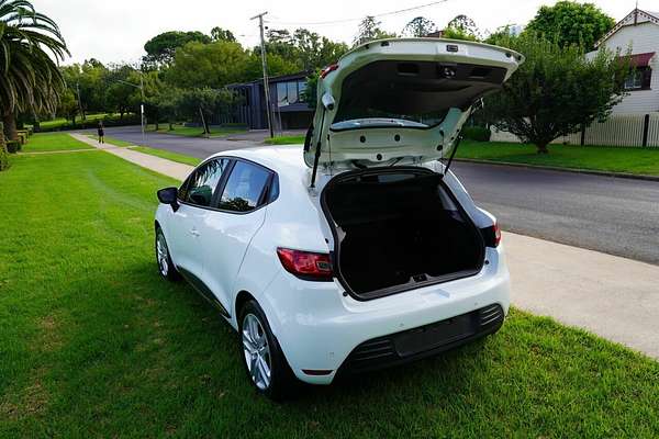 2017 Renault Clio Expression X98