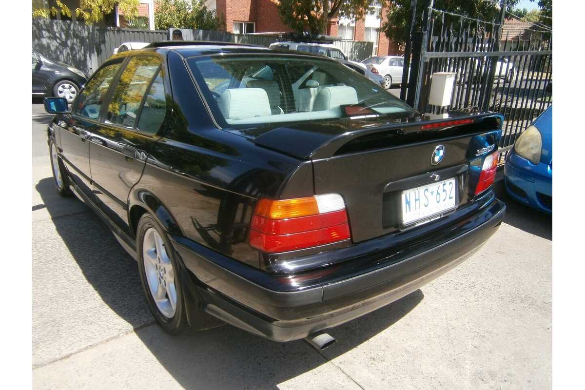 1995 BMW 320i