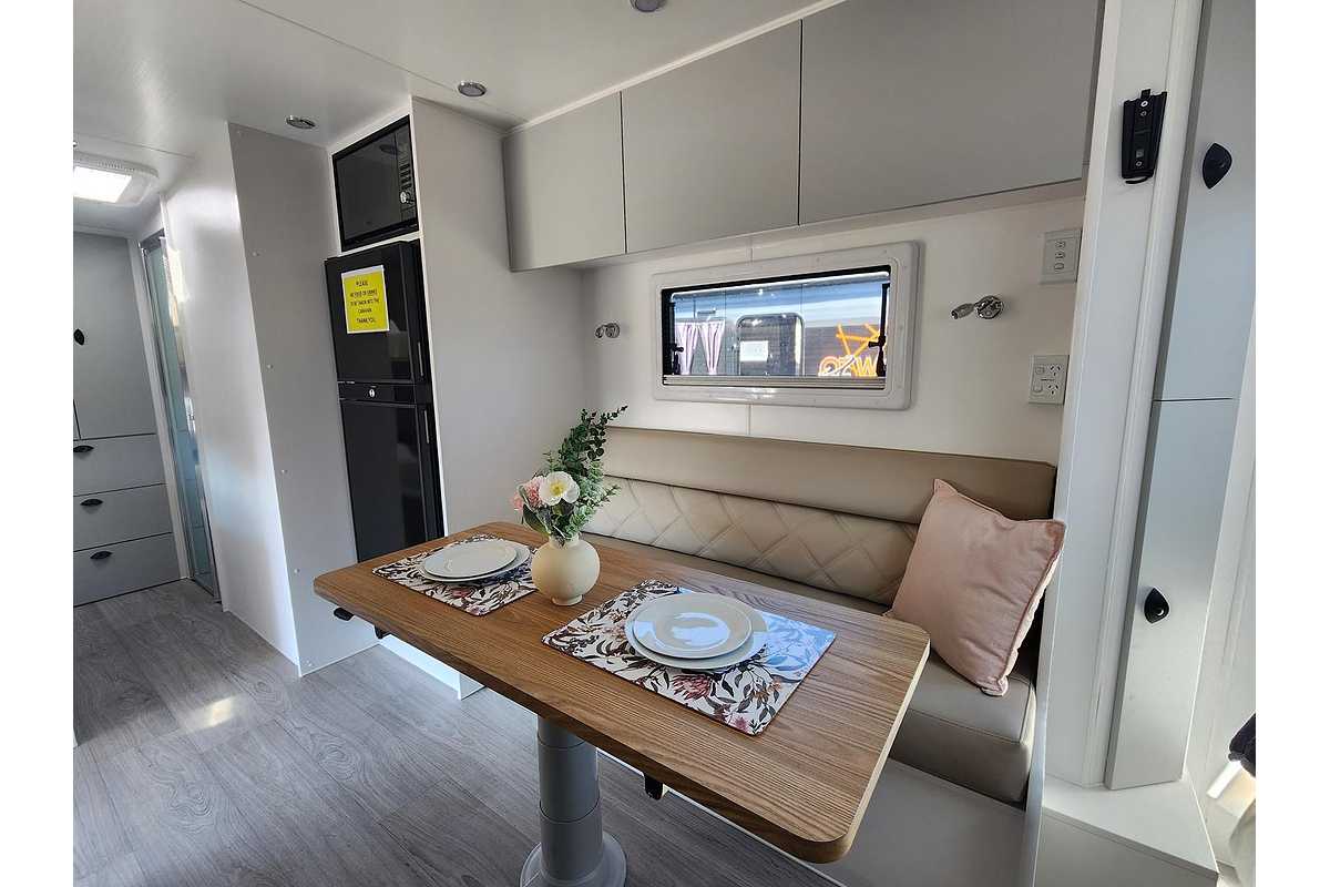 2023 KOKODA Force 8 22.6" - Family Caravan