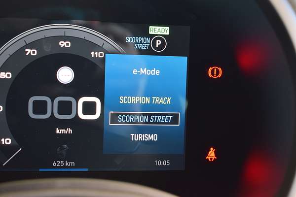2023 Abarth 500e Scorpionissima