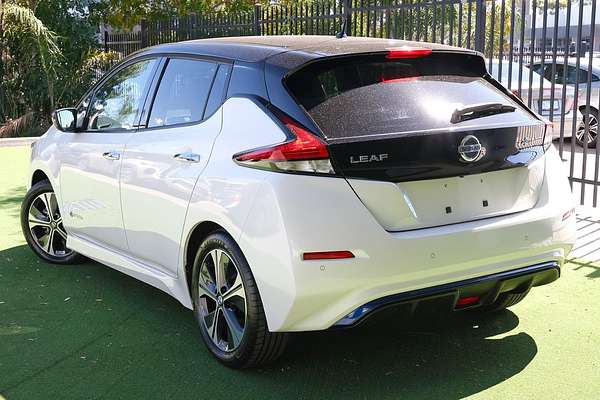 2021 Nissan LEAF ZE1