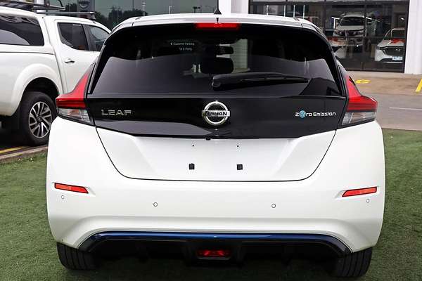 2021 Nissan LEAF ZE1