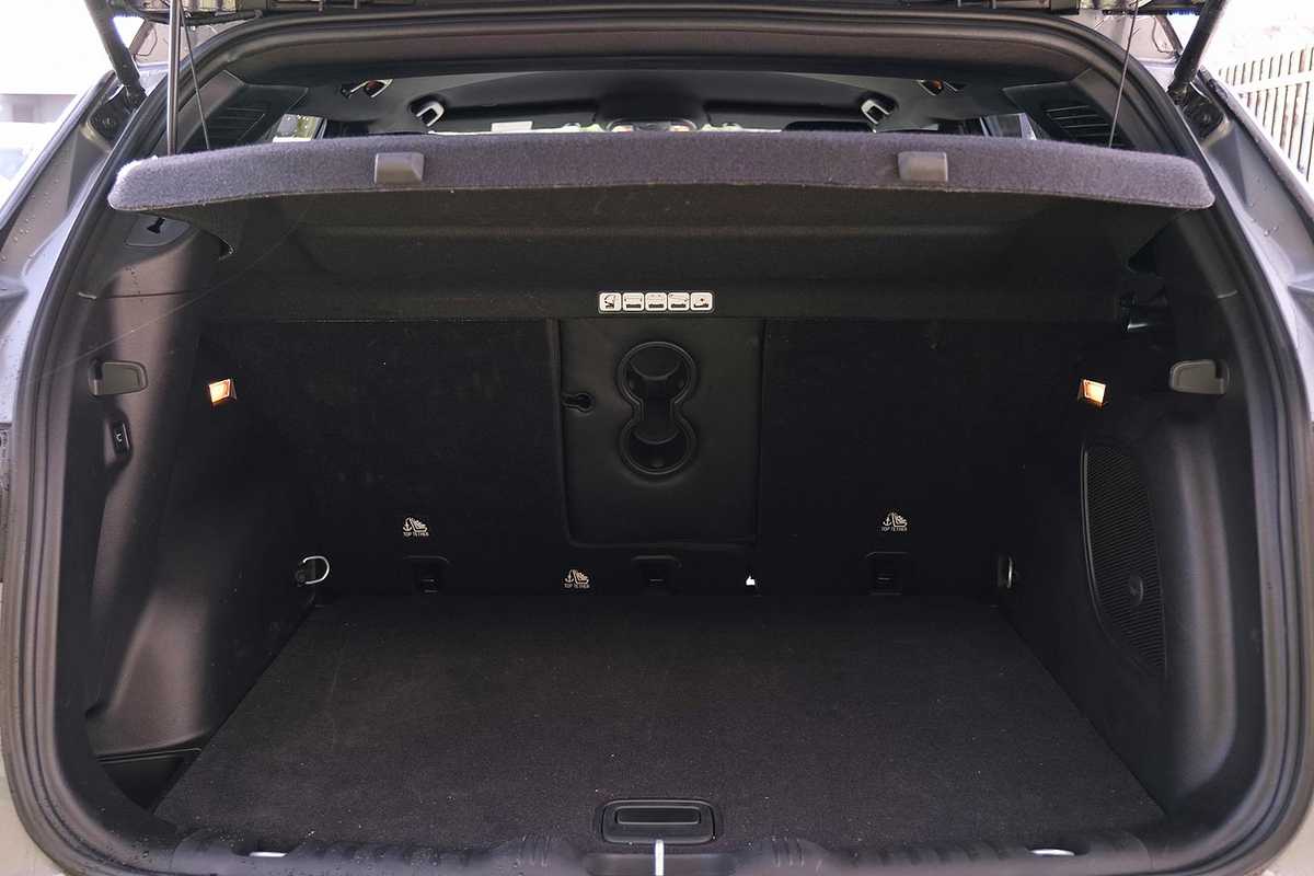 2022 Jeep Compass S-Limited M6