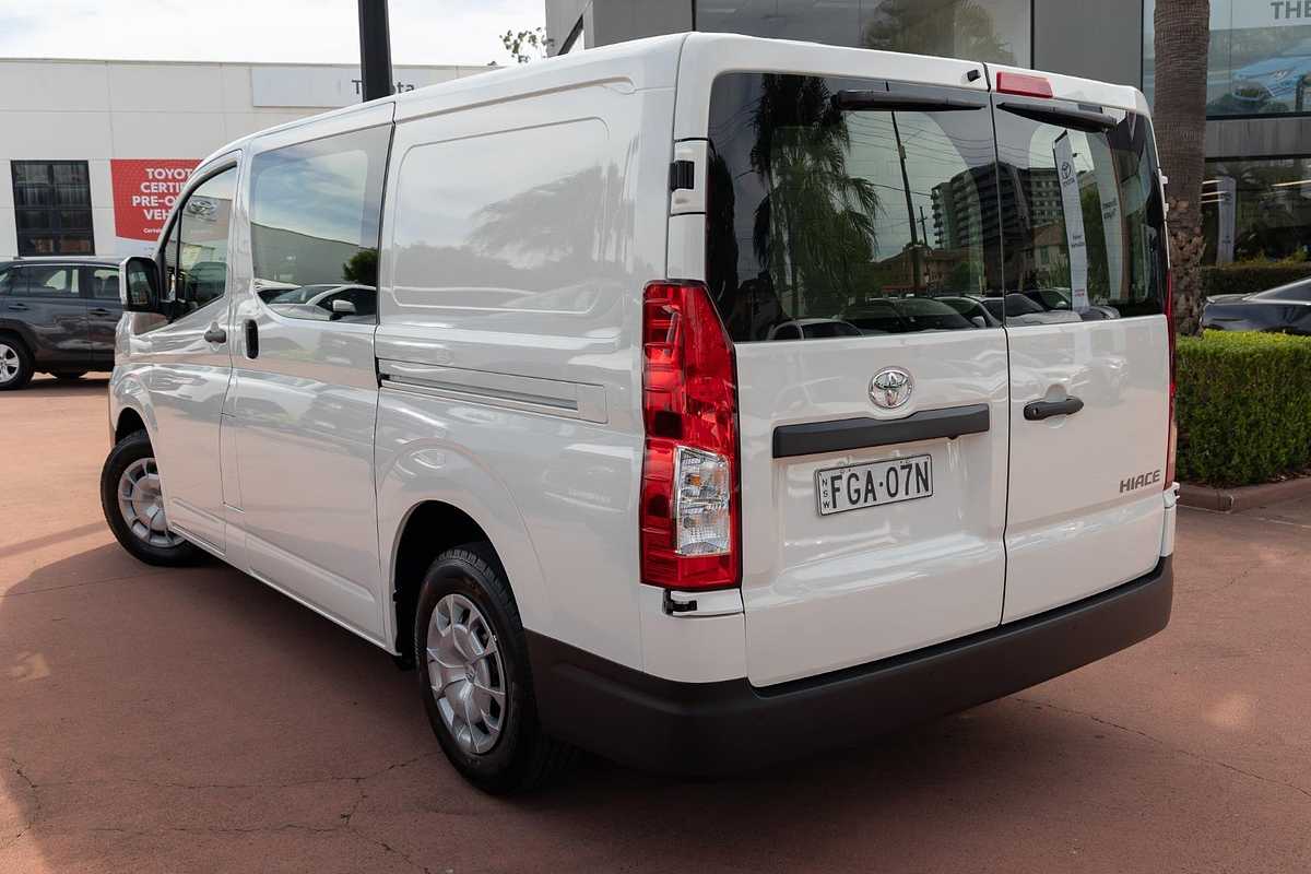 2024 Toyota Hiace GDH300R