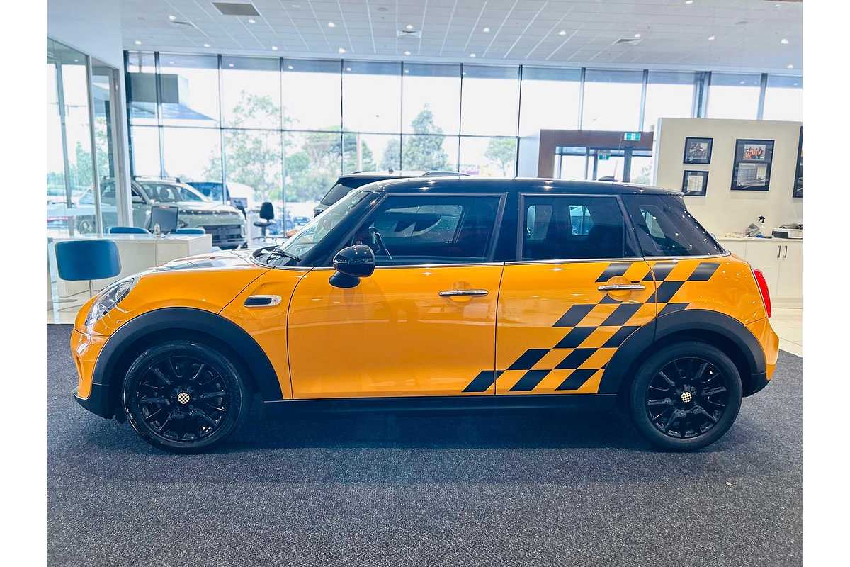 2016 MINI Hatch Cooper F55