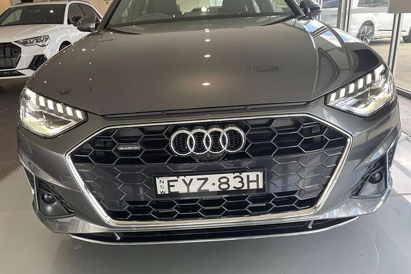 2022 Audi A4 45 TFSI S line B9