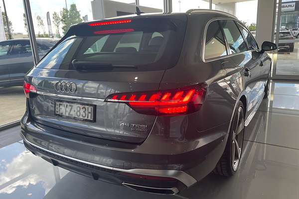 2022 Audi A4 45 TFSI S line B9