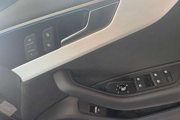 2022 Audi A4 45 TFSI S line B9