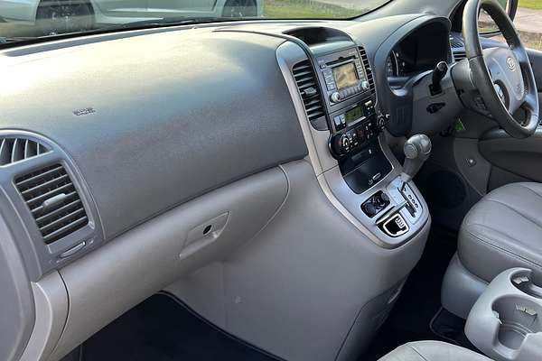 2010 Kia Carnival S VQ MY11
