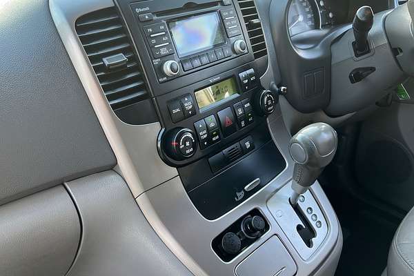 2010 Kia Carnival S VQ MY11