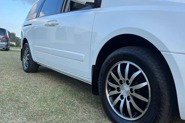 2010 Kia Carnival S VQ MY11