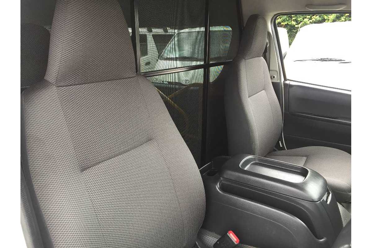 2017 Toyota Hiace COMMUTER TRH223R MY16