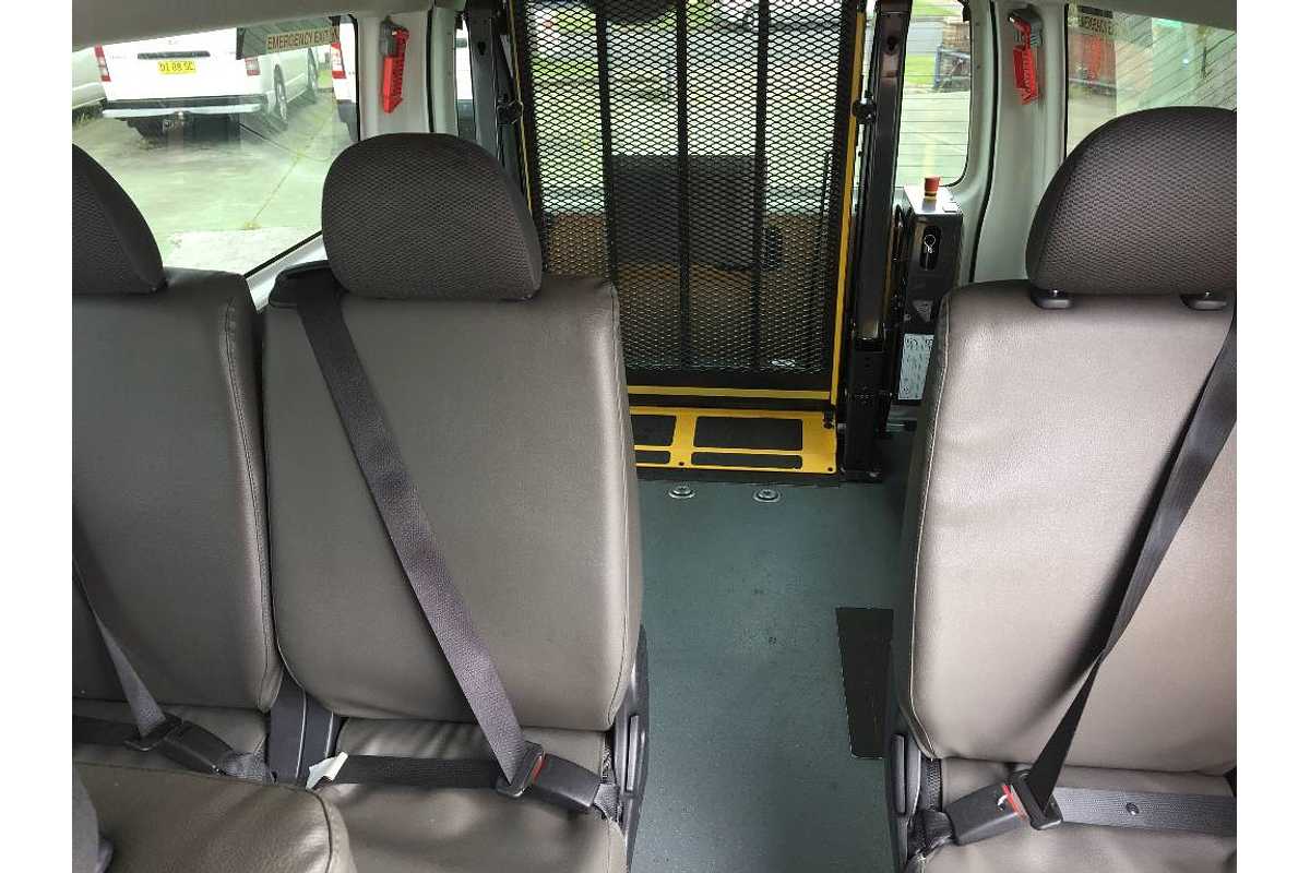 2017 Toyota Hiace COMMUTER TRH223R MY16