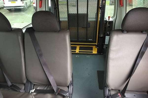 2017 Toyota Hiace COMMUTER TRH223R MY16