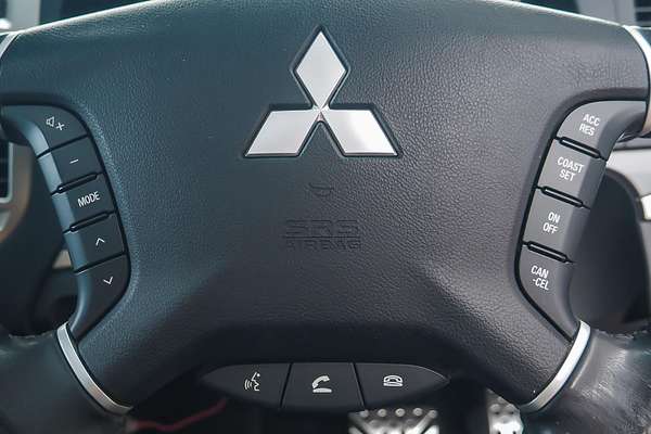 2015 Mitsubishi Pajero Exceed NX