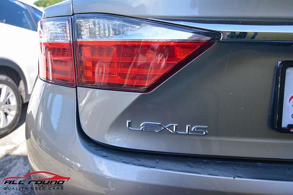 2015 Lexus ES300h LUXURY AVV60R MY15