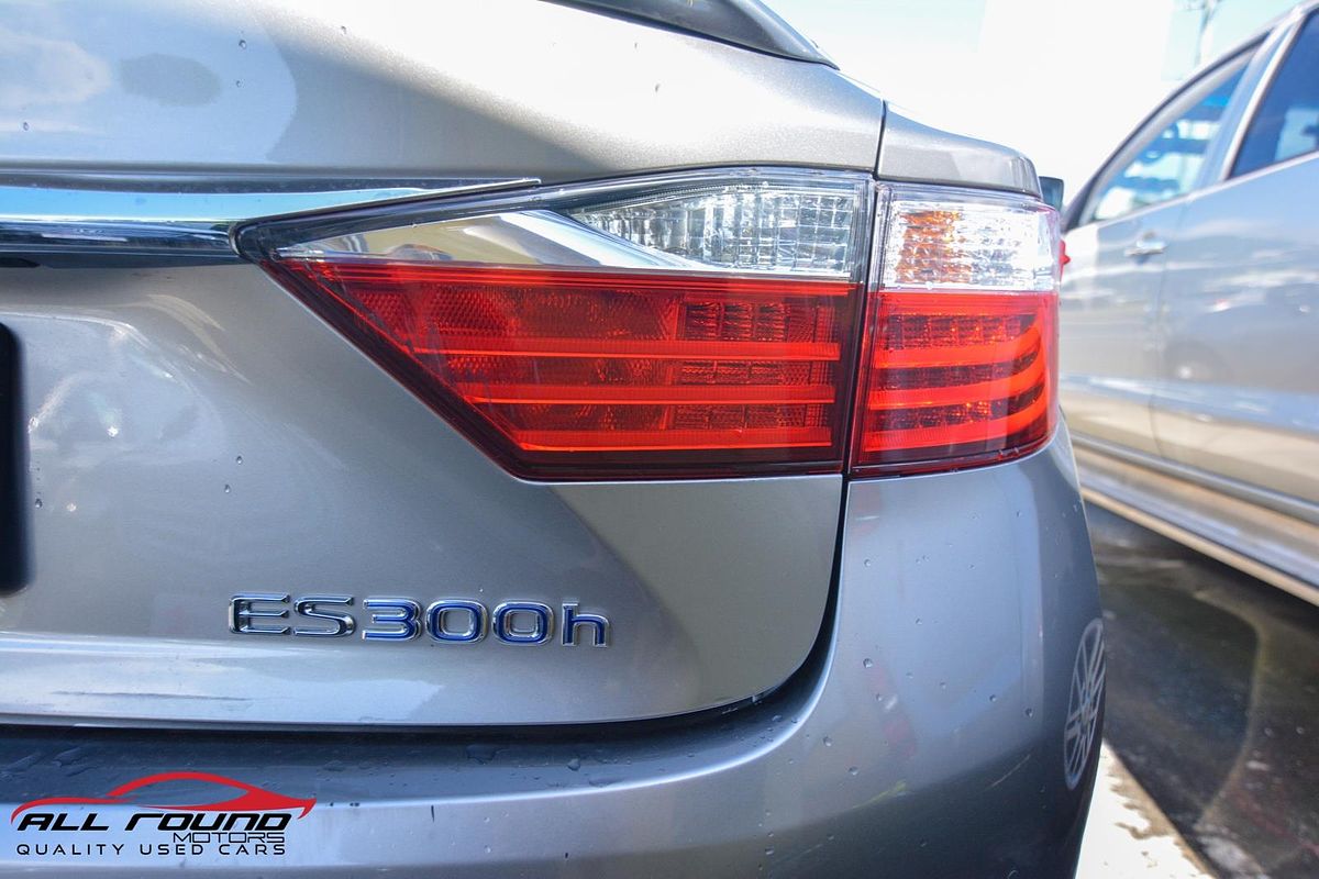 2015 Lexus ES300h LUXURY AVV60R MY15