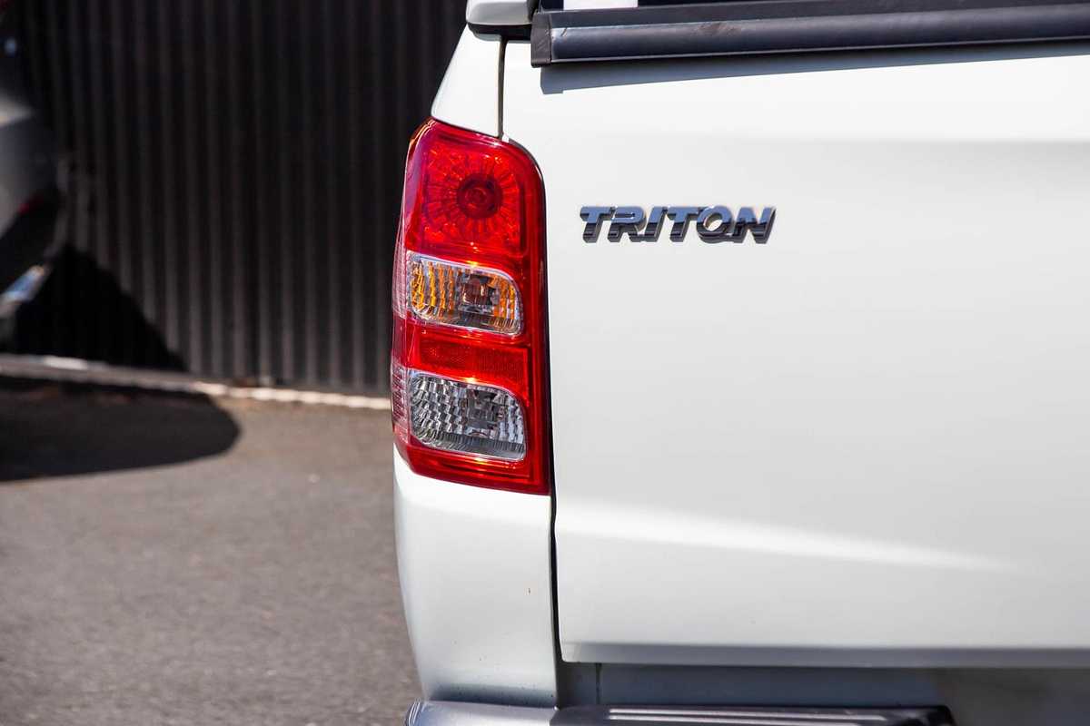 2015 Mitsubishi Triton GLX MN Rear Wheel Drive