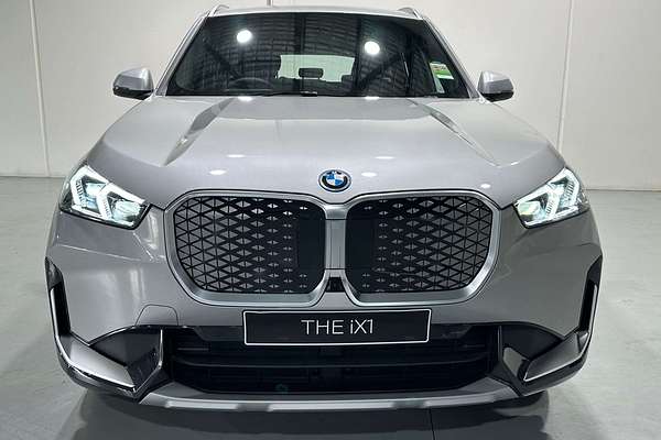 2024 BMW iX1 eDrive20 xLine U11