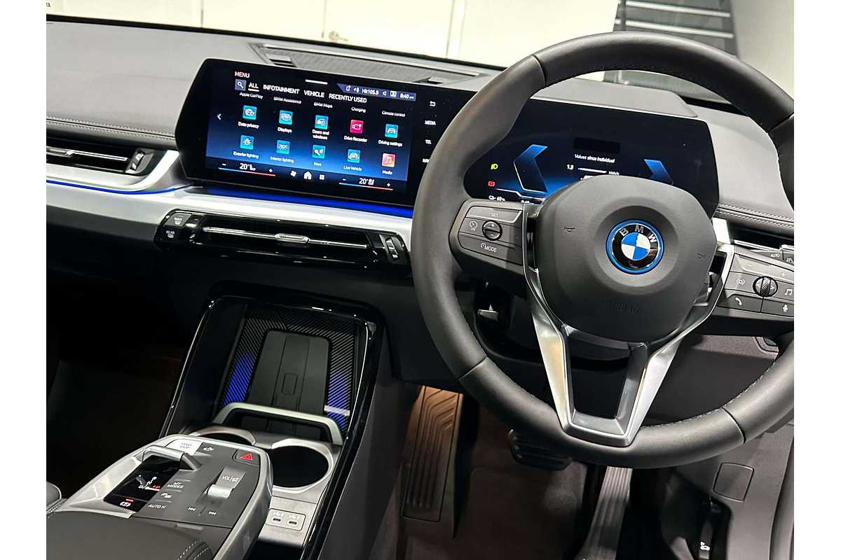 2024 BMW iX1 eDrive20 xLine U11