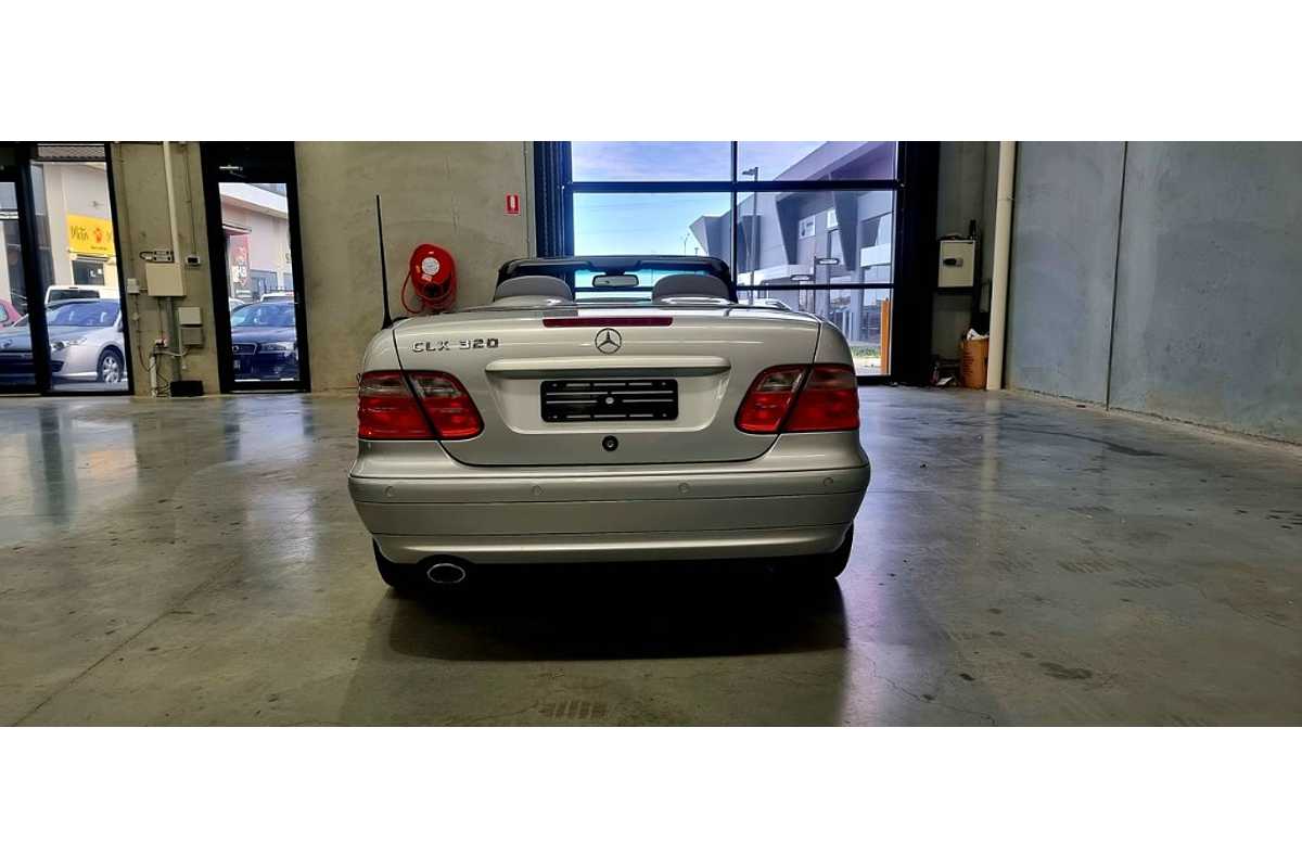 2000 Mercedes-Benz CLK-Class CLK320 Elegance A208
