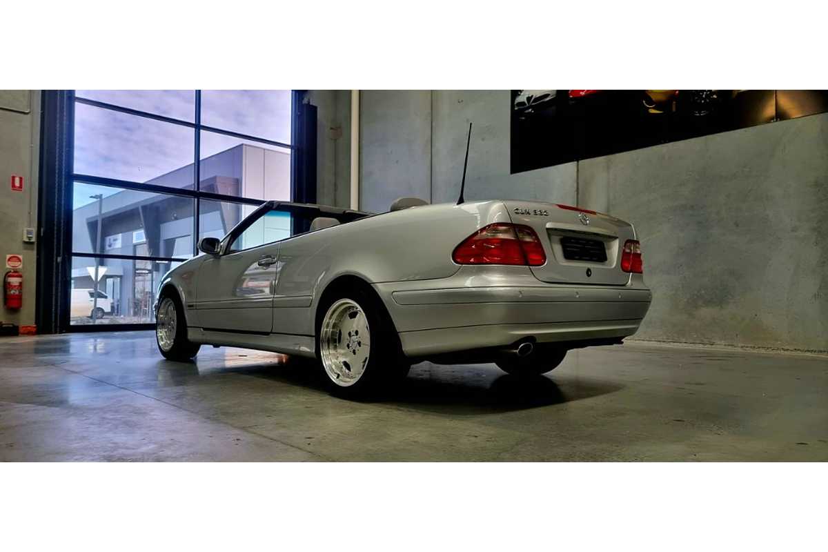2000 Mercedes-Benz CLK-Class CLK320 Elegance A208