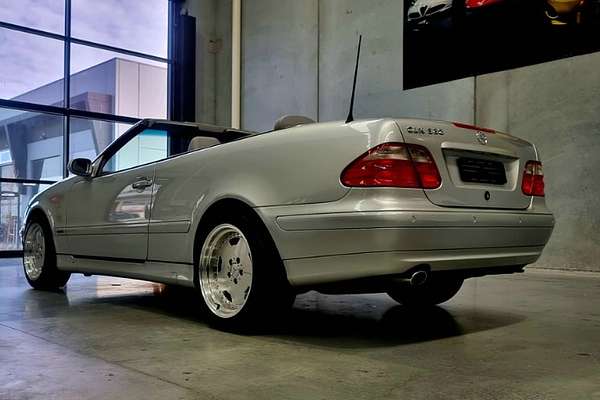 2000 Mercedes-Benz CLK-Class CLK320 Elegance A208
