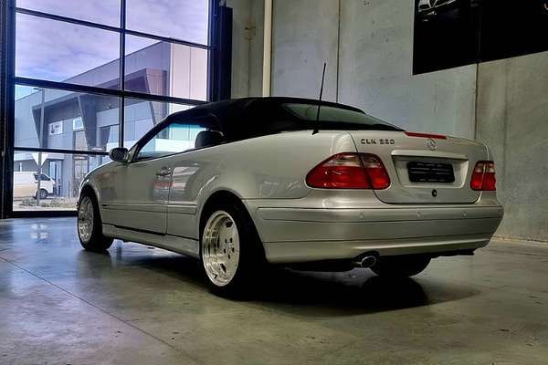 2000 Mercedes-Benz CLK-Class CLK320 Elegance A208
