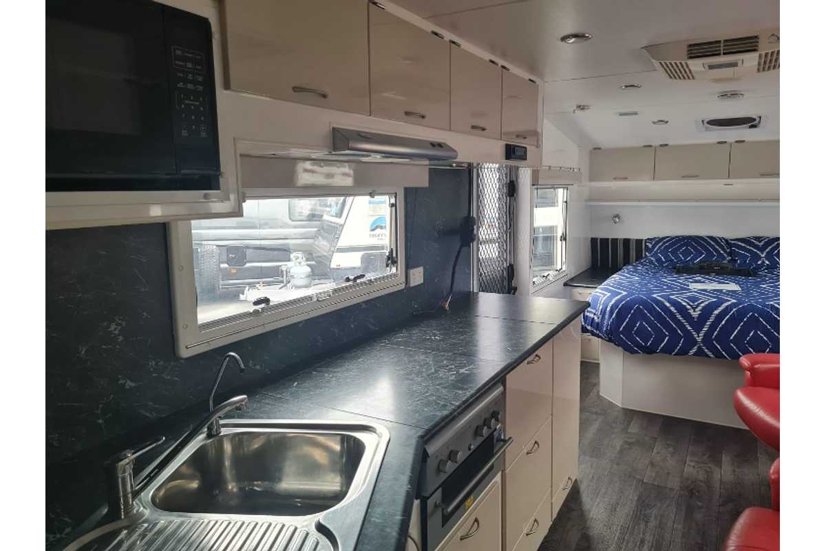 2014 Otron SIGNATURE SERIES 2 CARAVAN