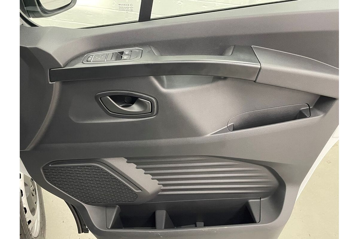 2023 Renault Trafic L1 SWB Pro 2.0L Diesel MT 