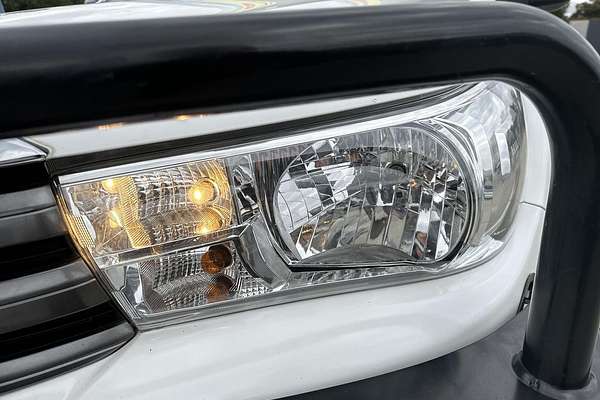 2015 Toyota Hilux SR GUN126R 4X4
