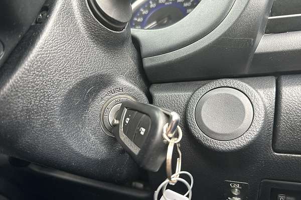 2015 Toyota Hilux SR GUN126R 4X4
