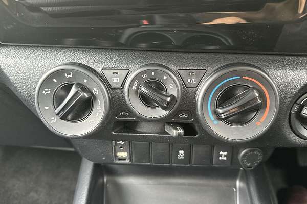 2015 Toyota Hilux SR GUN126R 4X4