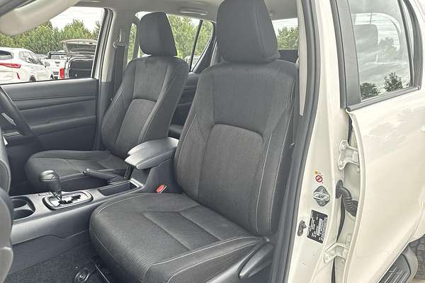 2015 Toyota Hilux SR GUN126R 4X4