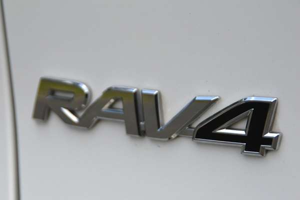 2020 Toyota RAV4 Cruiser eFour Axah54R