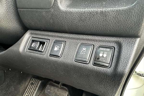 2016 Nissan Navara ST-X D23 Series 2 4X4