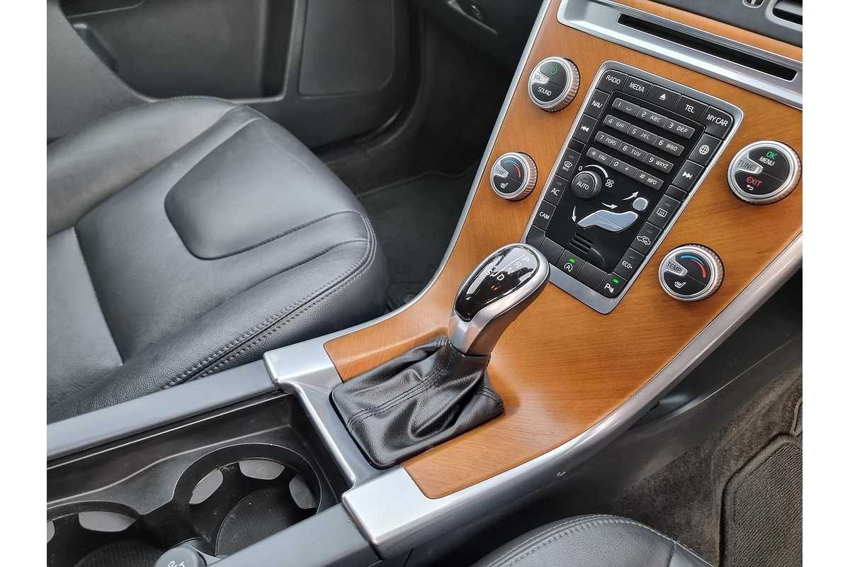 2016 Volvo XC60 T5 Luxury