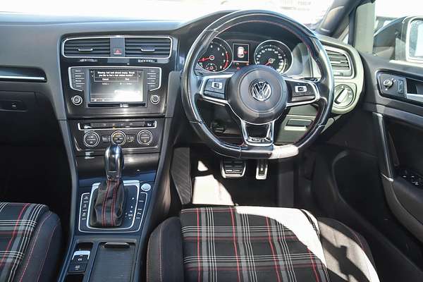 2016 Volkswagen Golf GTI 7