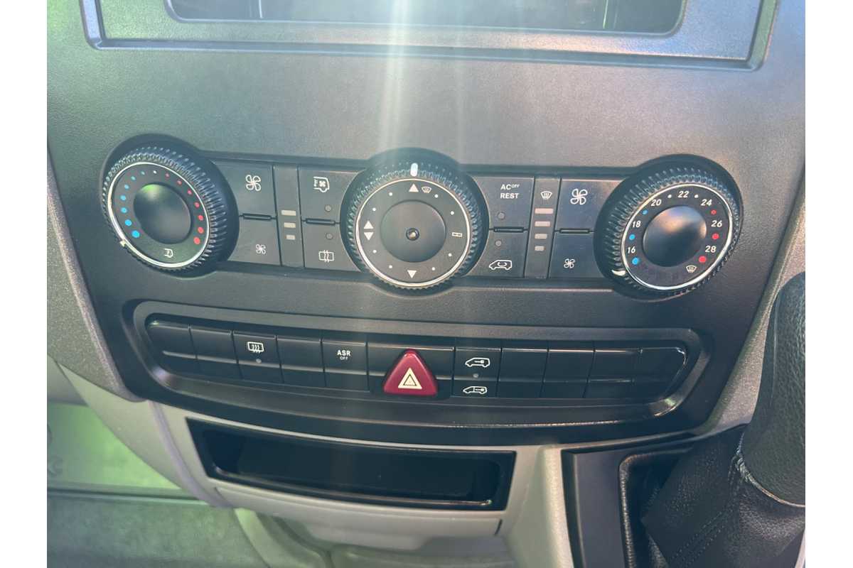 2009 Mercedes-Benz Sprinter Transfer NCV3