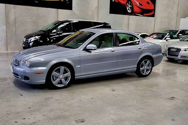 2009 Jaguar X-Type LE X400