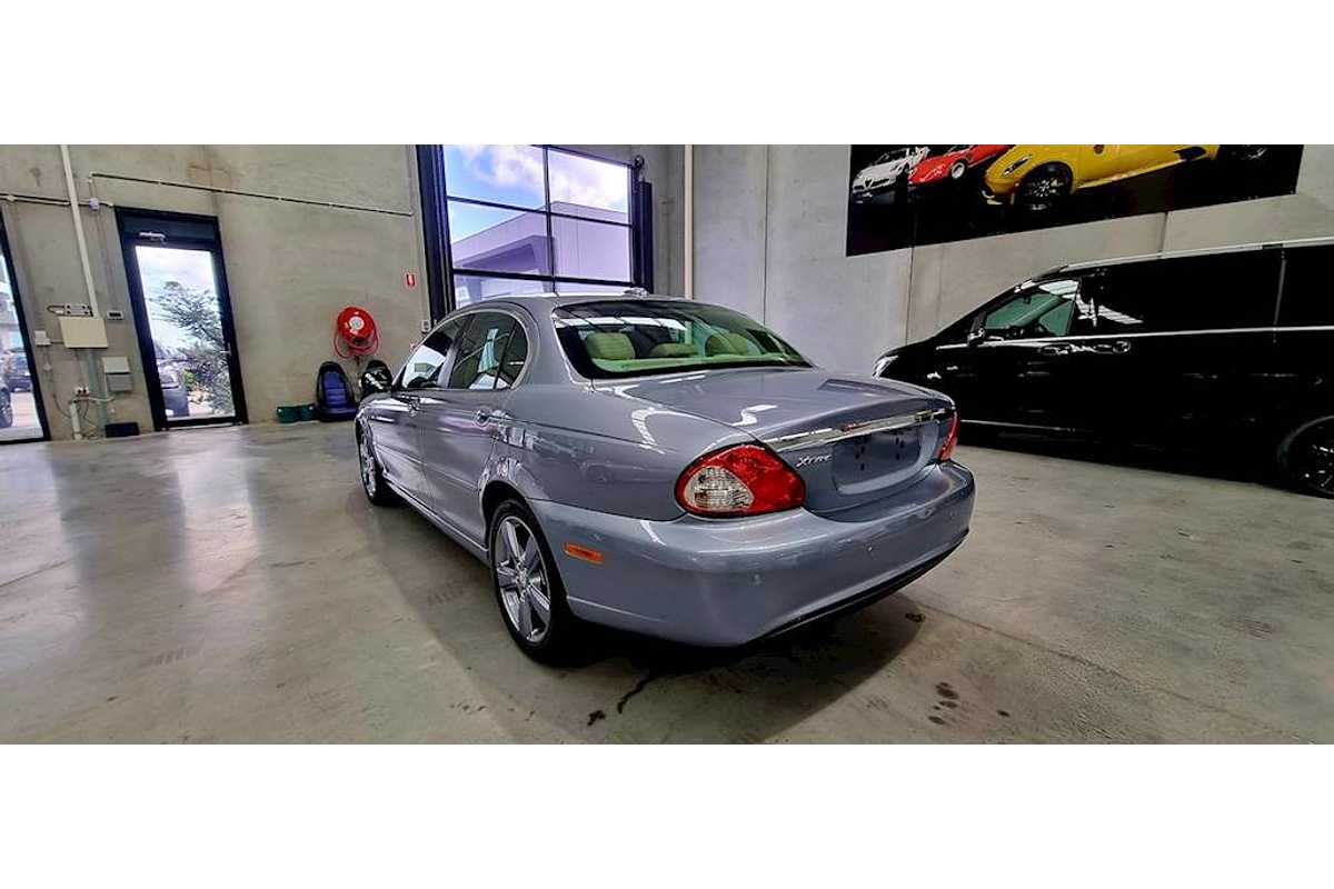 2009 Jaguar X-Type LE X400