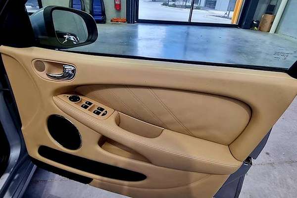 2009 Jaguar X-Type LE X400