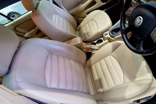 2009 Jaguar X-Type LE X400