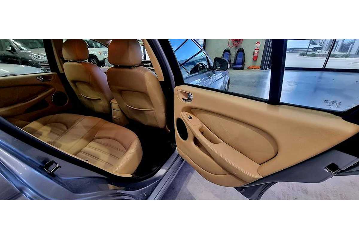2009 Jaguar X-Type LE X400