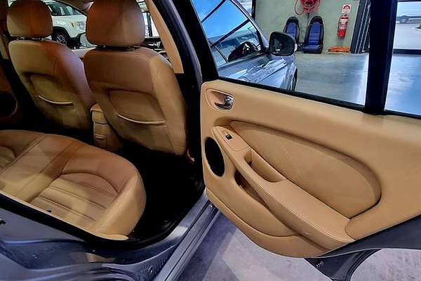 2009 Jaguar X-Type LE X400