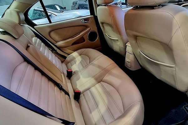 2009 Jaguar X-Type LE X400
